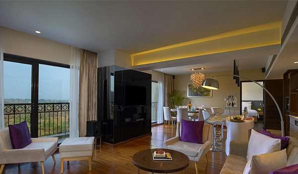 places near pune for staycation